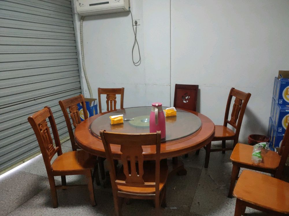 芳芳餐馆(恩润大道店)