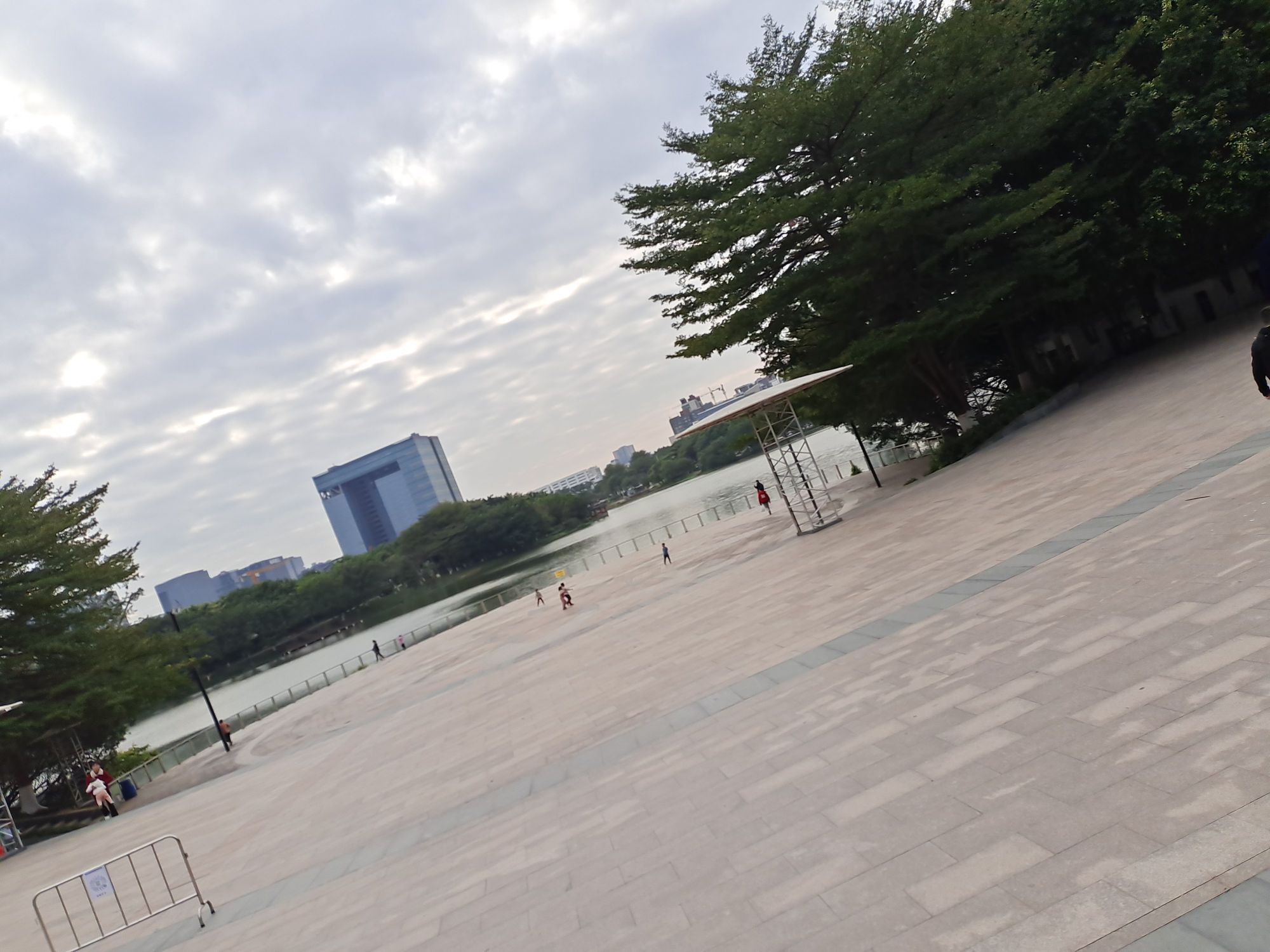 月荷湖公园足球场