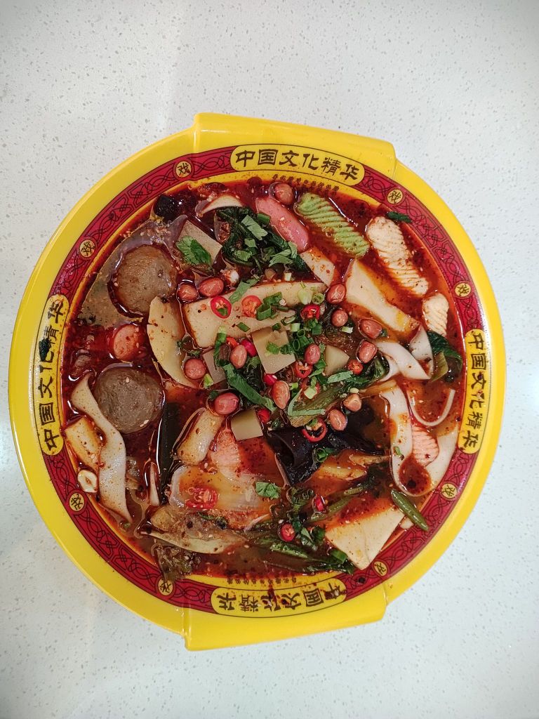 粉小鹏鸡粉鱼粉麻辣烫