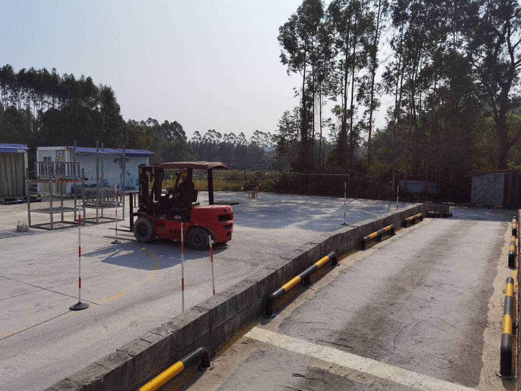 钦州叉车训练场(培训考证)