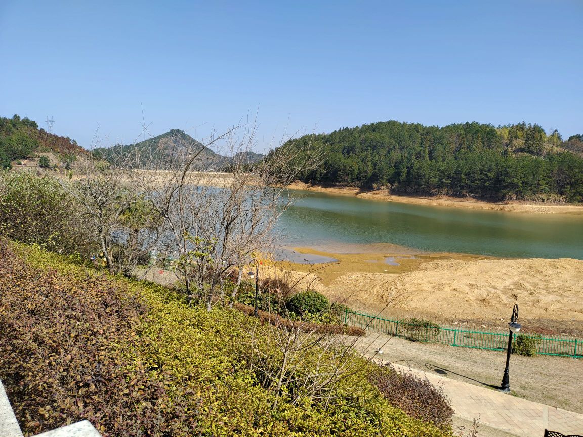 绿源滨湖风光带