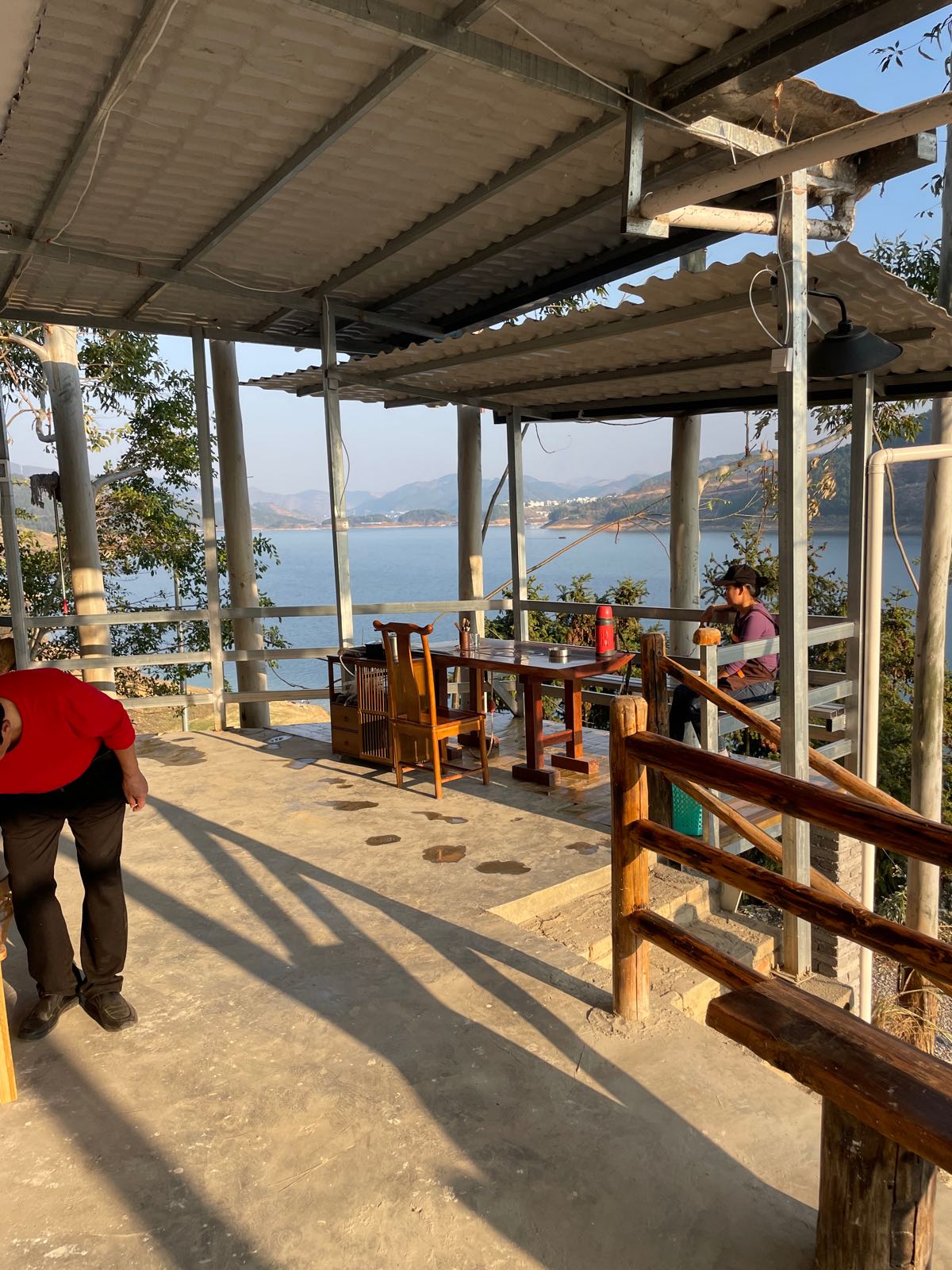 万峰大鱼湾垂钓接待中心