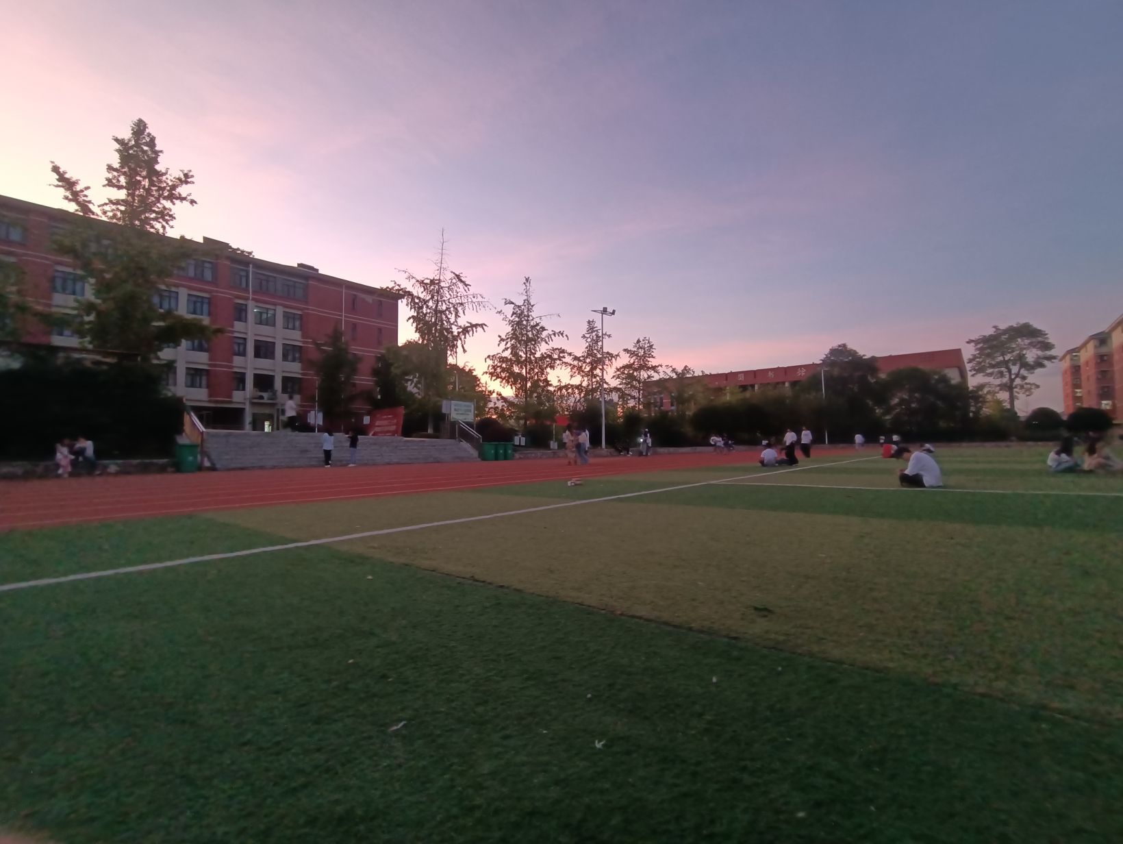 贵州应用技术职业学院-南门