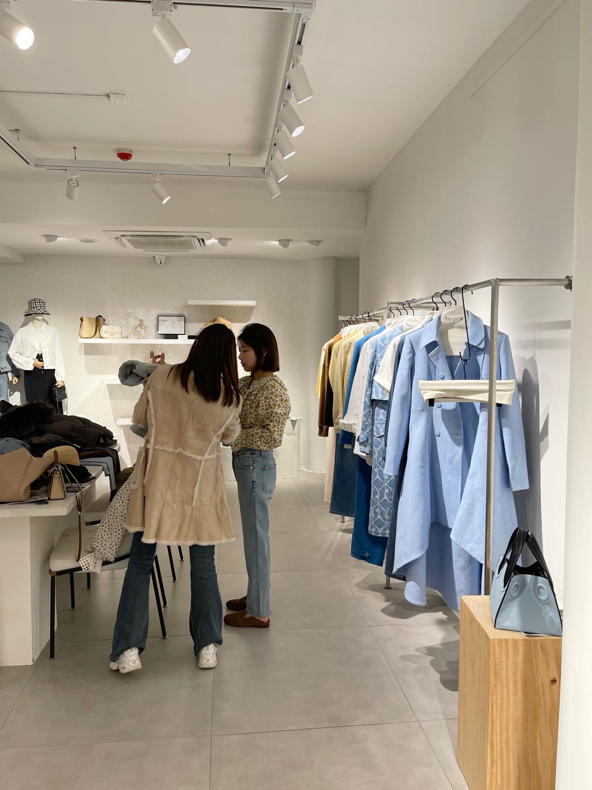 写臻原创设计师品牌集合店