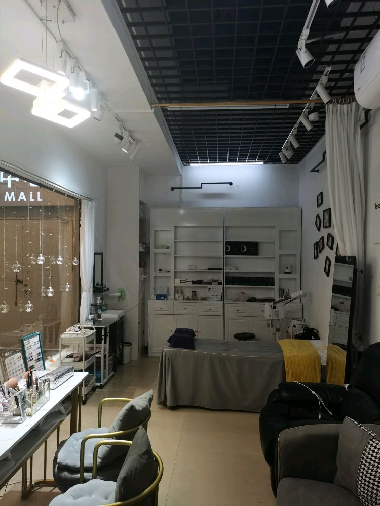 风情街烧烤(钦州新城吾悦广场店)