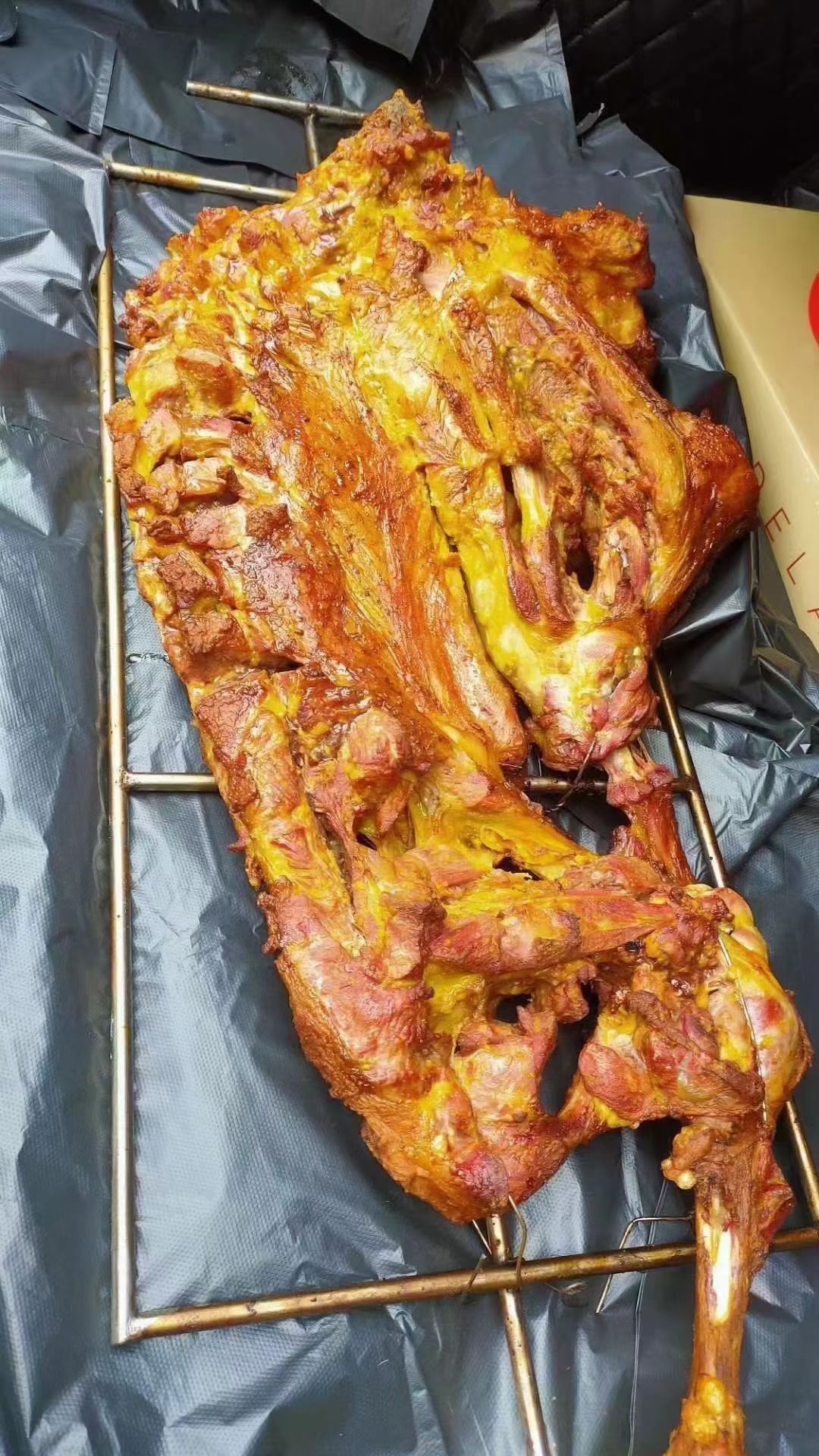 新疆收和田玉烤羊肉串