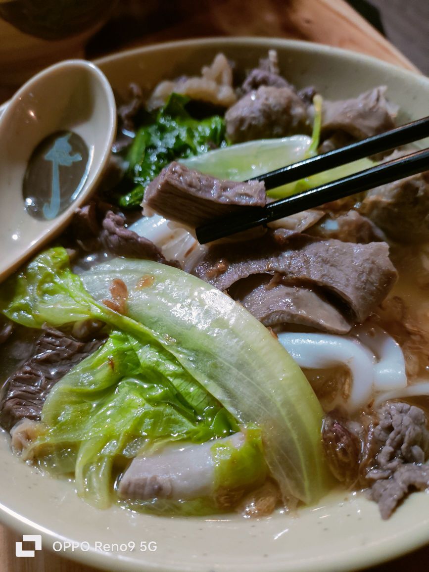 哳汕潮老曝张赂牛肉面