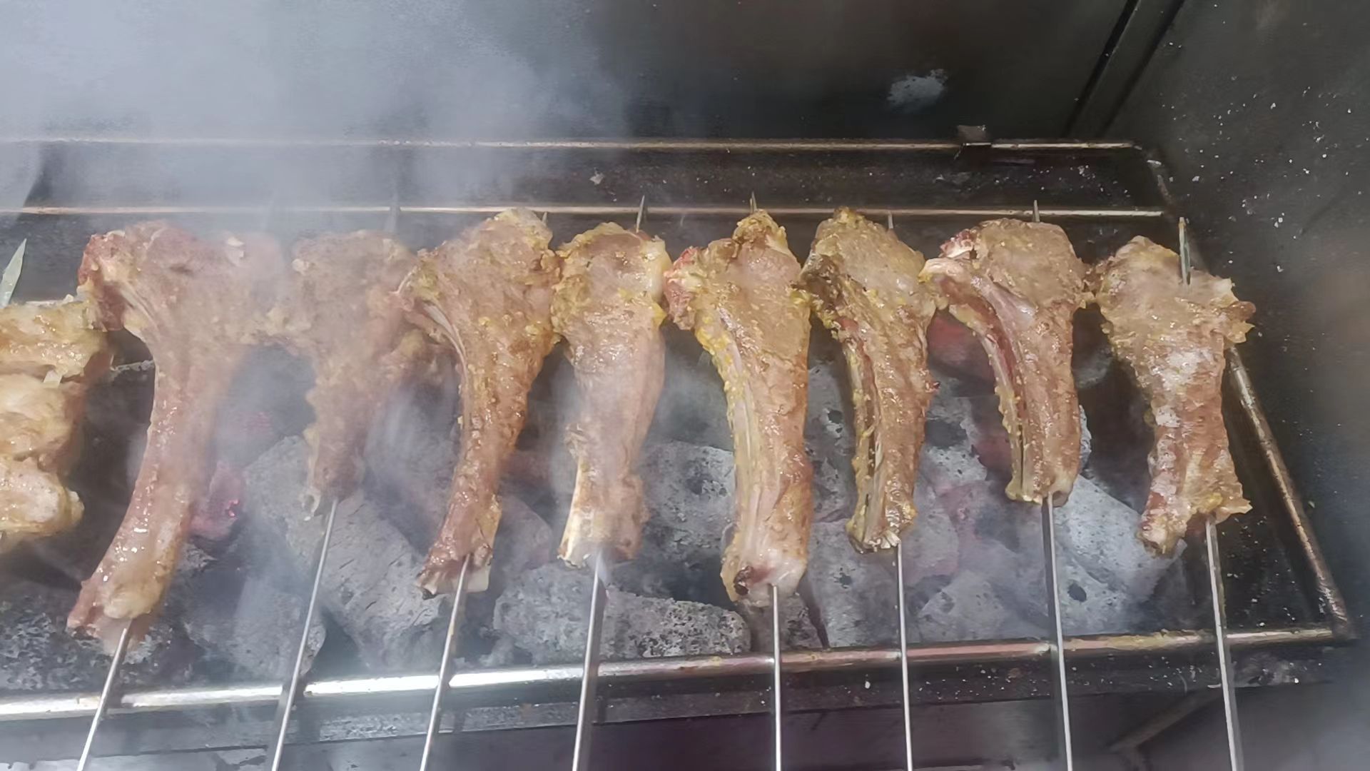 新疆兄弟羊肉烧烤(新吴区正大万物城店)