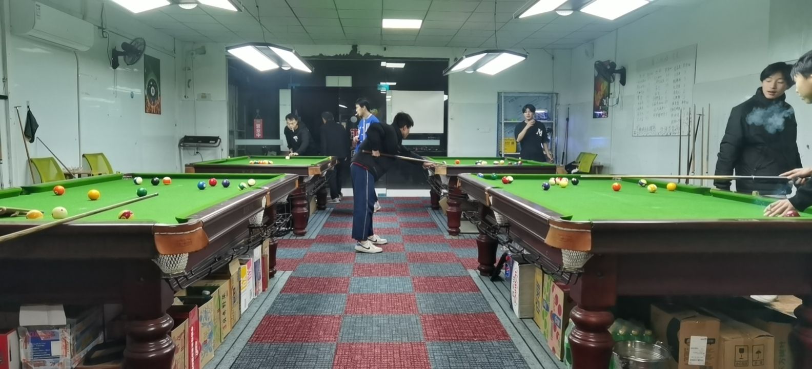 球玩台球棋牌休闲会所