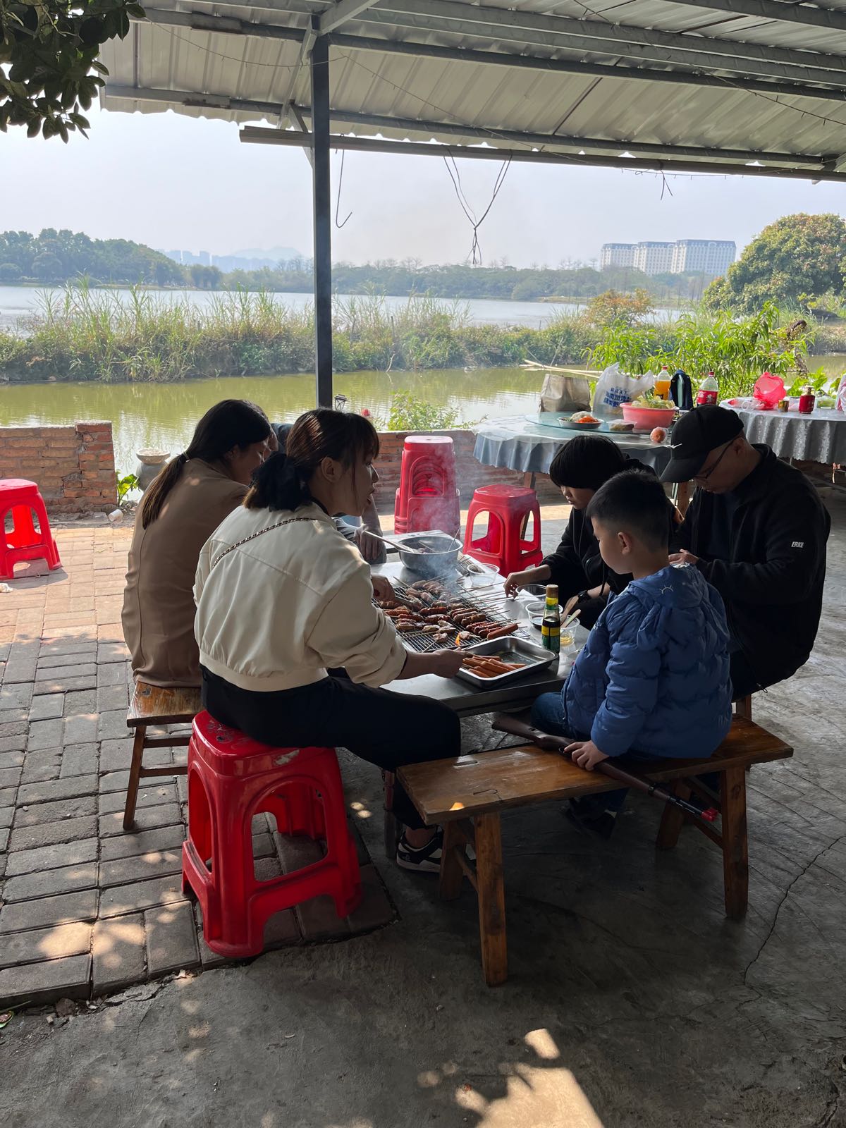 湖边休闲农家乐