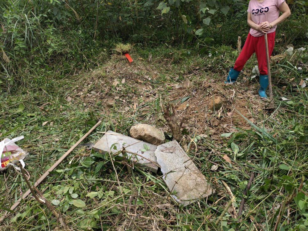 南鸭岭清明墓地