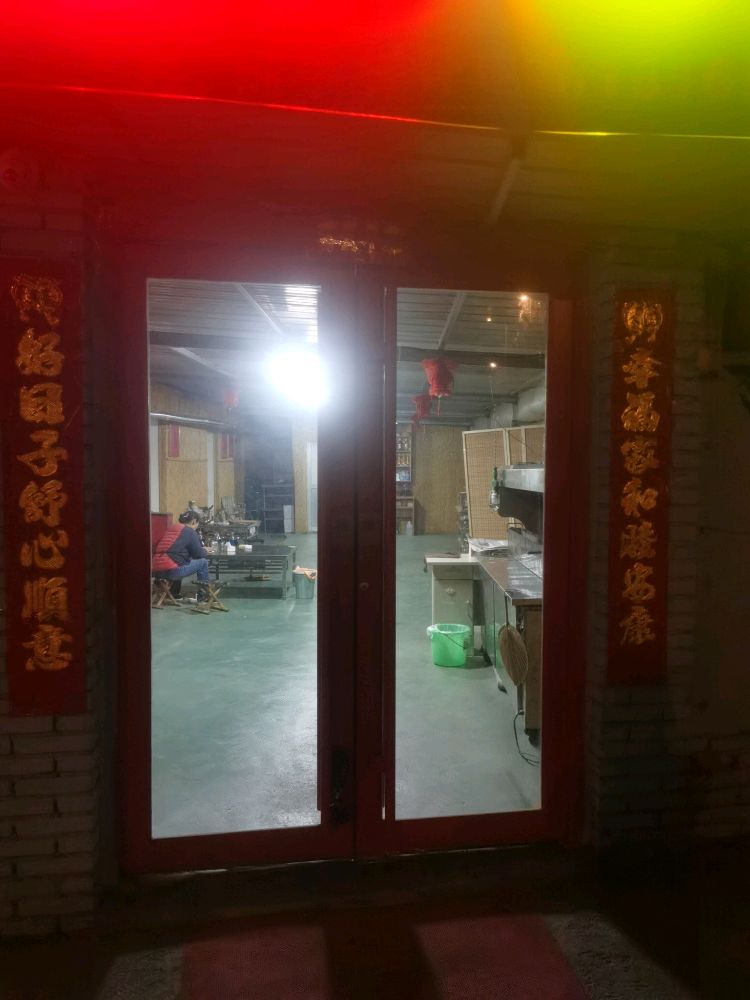 铁锅炖烧烤(西三路店)