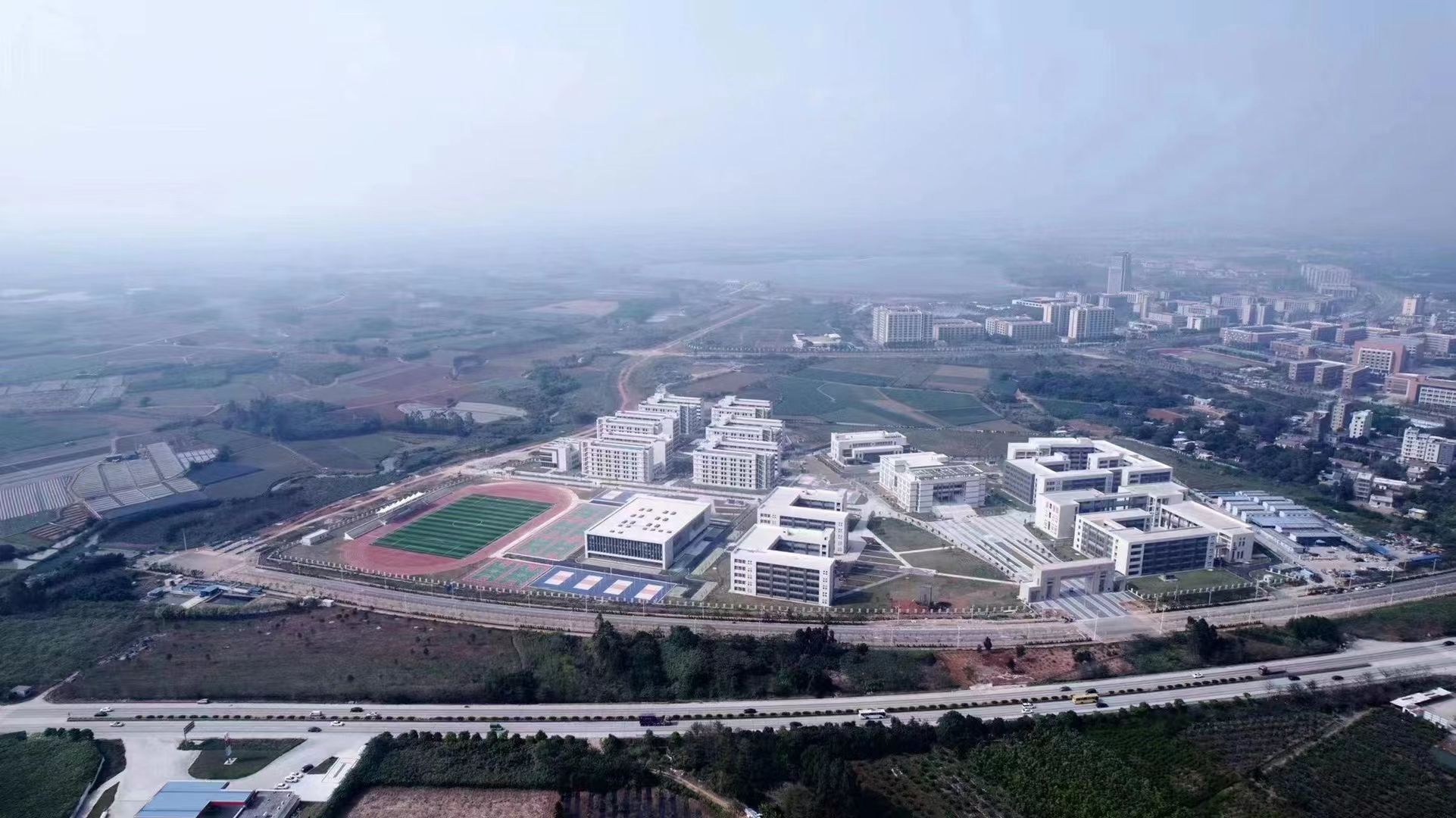 湛江市技师学院(湖光校区)