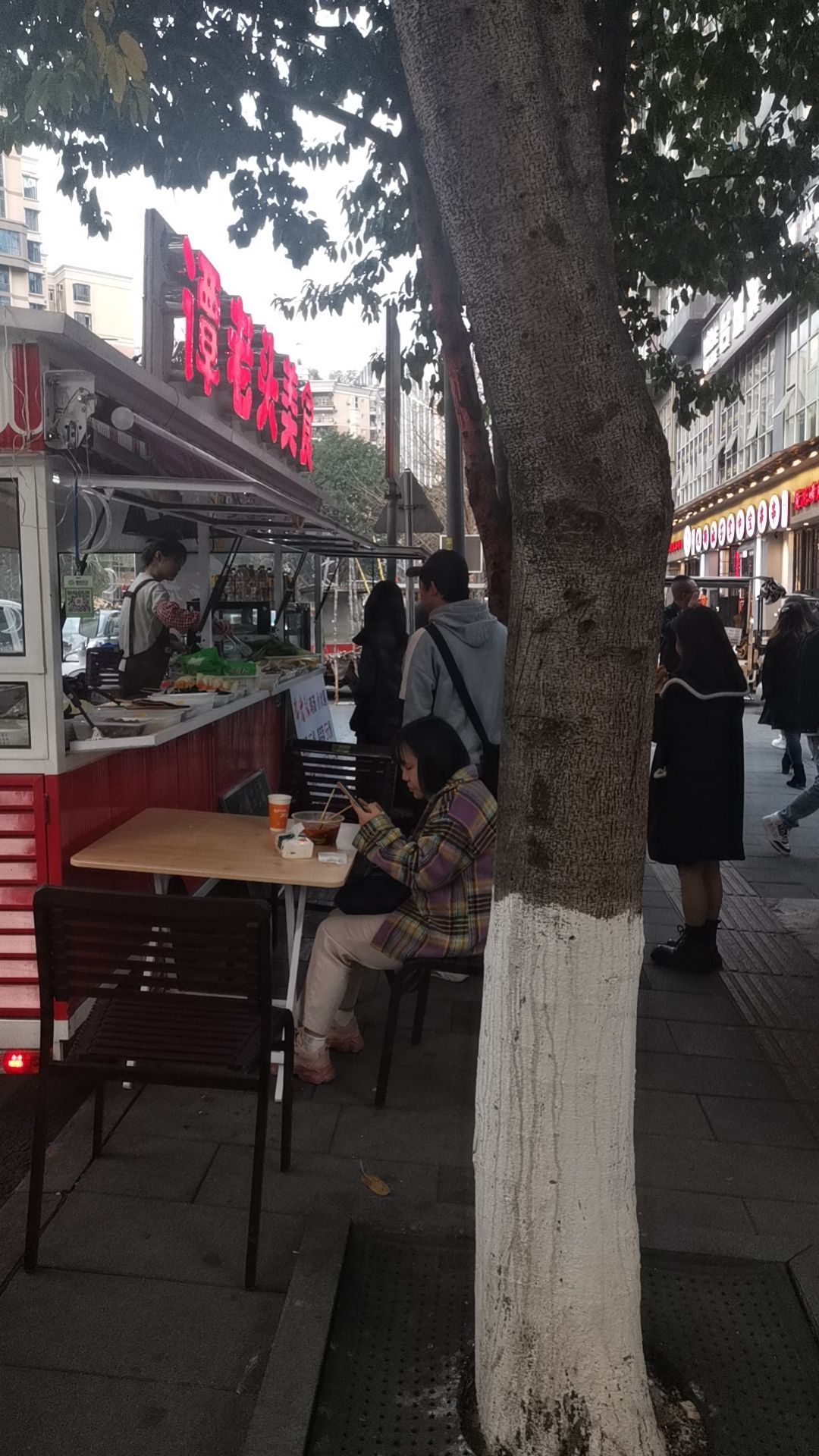 谭李头美食(餐车)