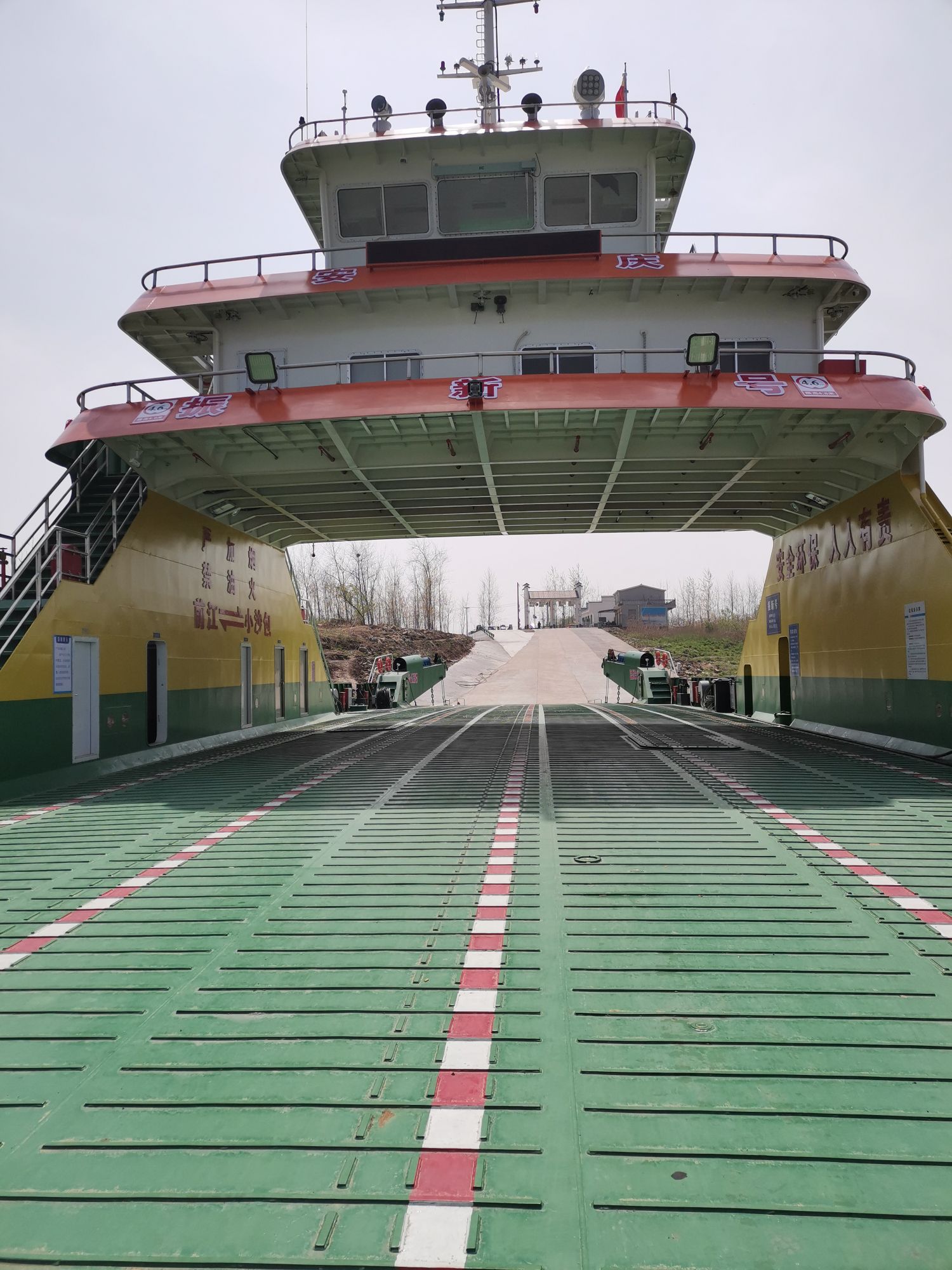 新洲乡汽车渡口