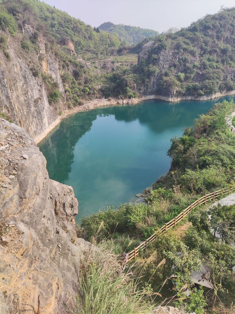 重庆铜锣山矿厂公园-8号矿坑:洗心海