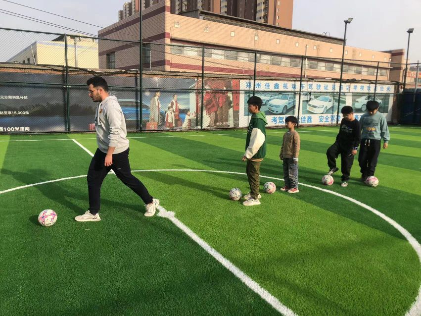 郑州市乾之梦足球场俱乐部