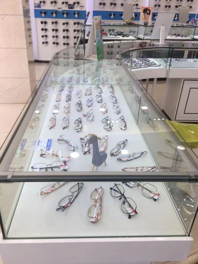 南京吴良材眼镜(万达广场店)