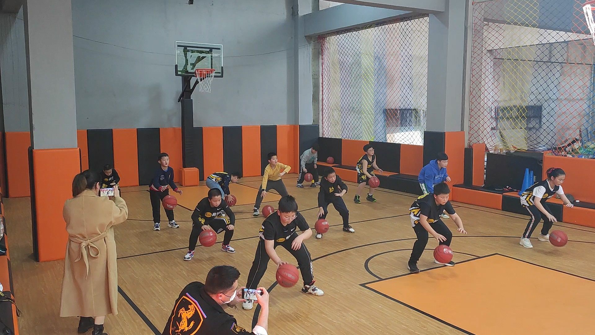 凯锐篮求(绿港·财富广场店)