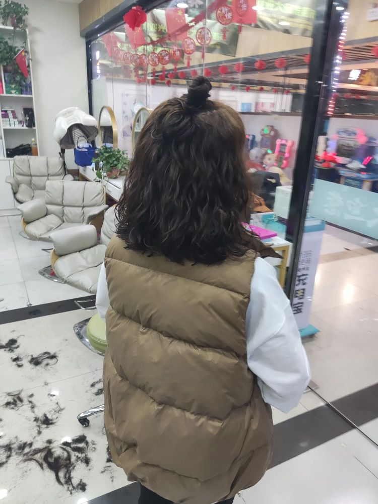 古尚美月剪烫染