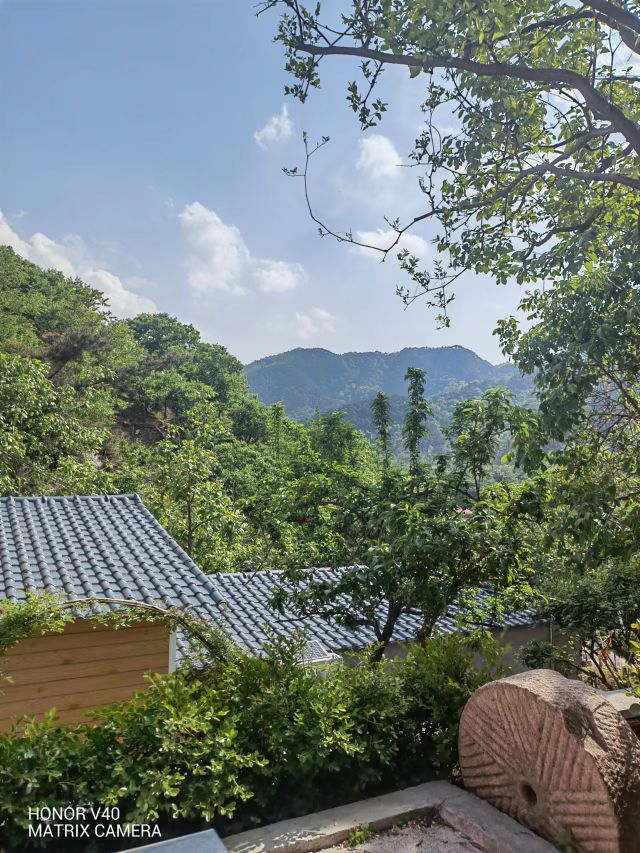 双峪山居名宿农家院