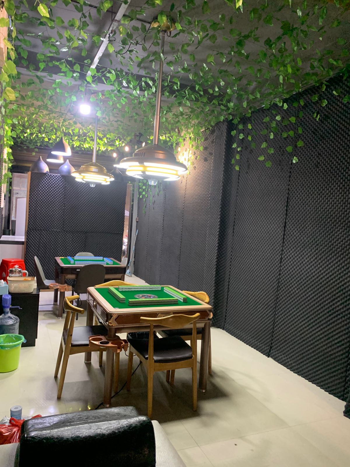杠鞭金蔌移棋牌室