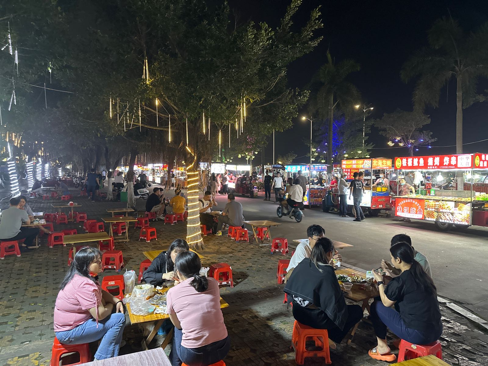 西湾夜市广场(南区)