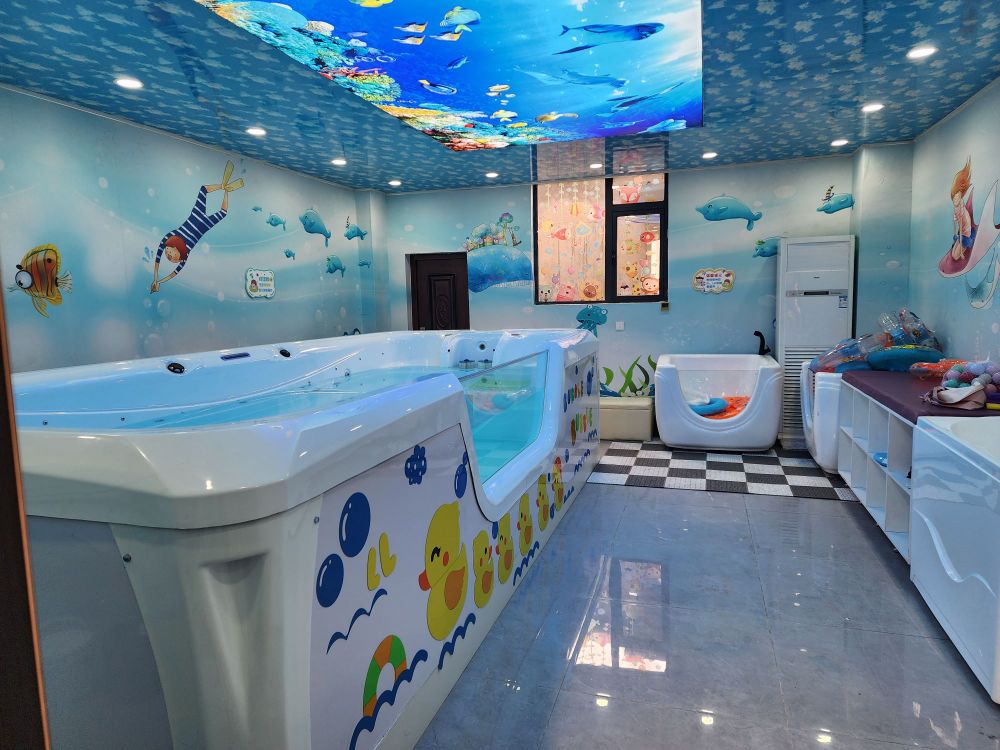 金摇篮孕婴婴儿游泳(加荣路店)