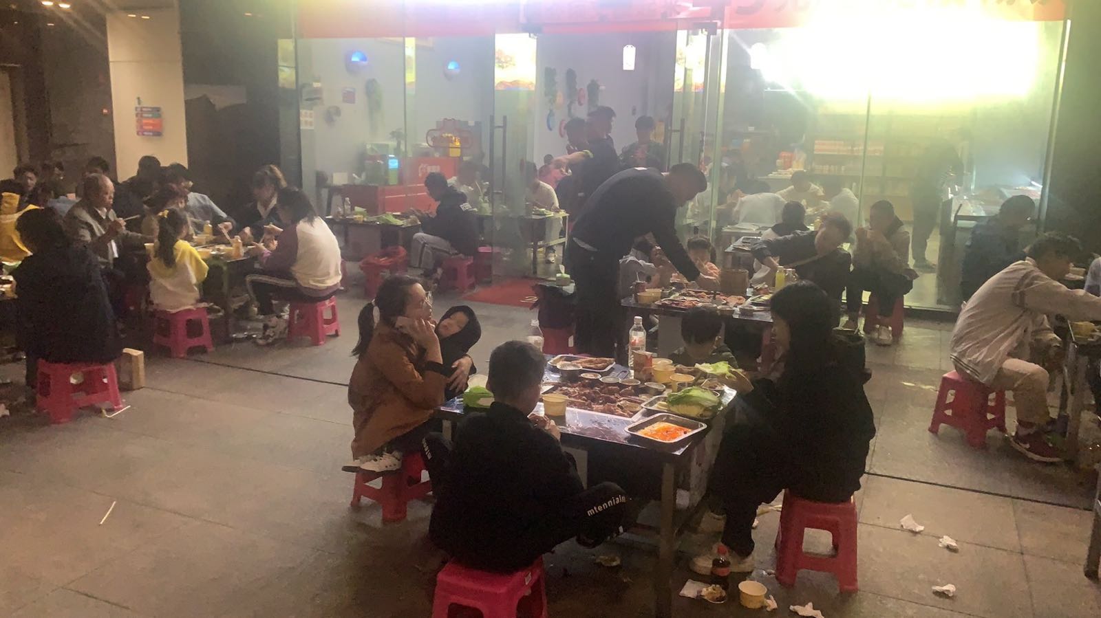 椐李莫珥走自助烧烤