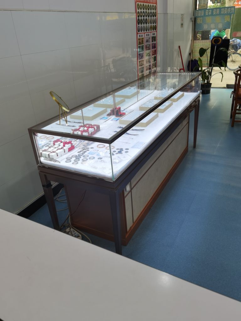 黄金奢品行