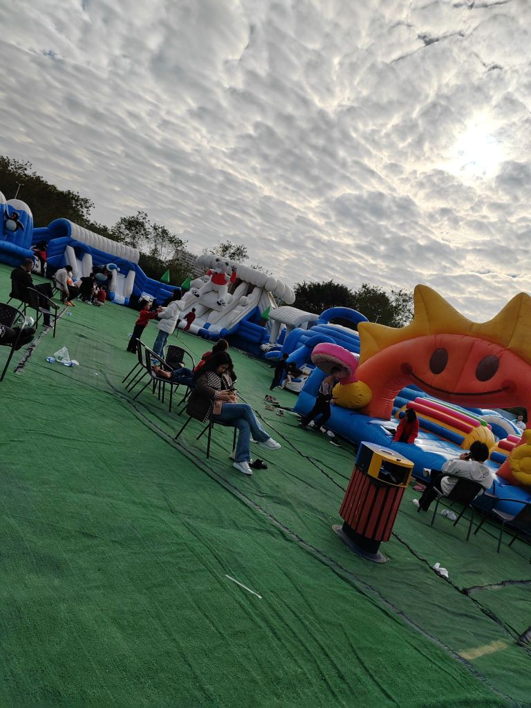 欢乐谷卡丁车水上乐园