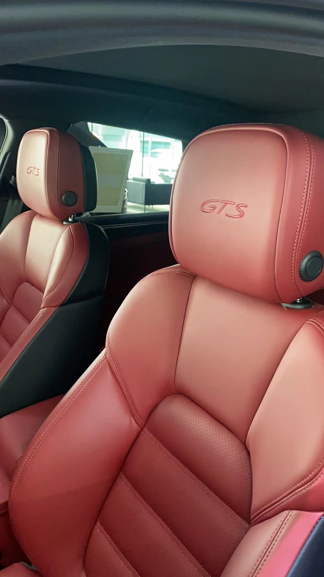Porsche保时捷(天津百得利汽车服务有限公司店)