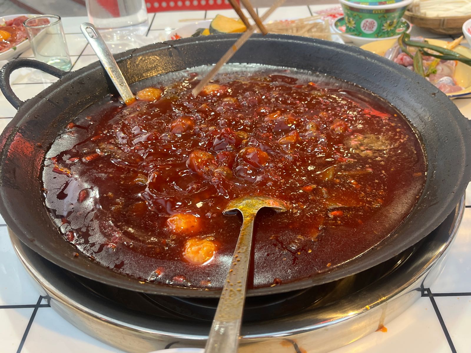 重庆摊嗉地老癖火锅(渝东大道店)