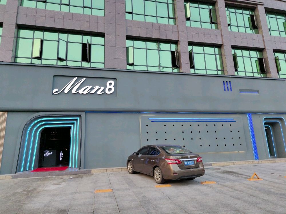 Man8