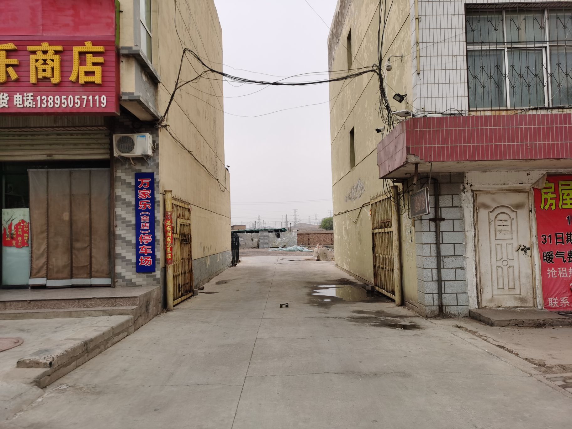 万家乐商店-停车场