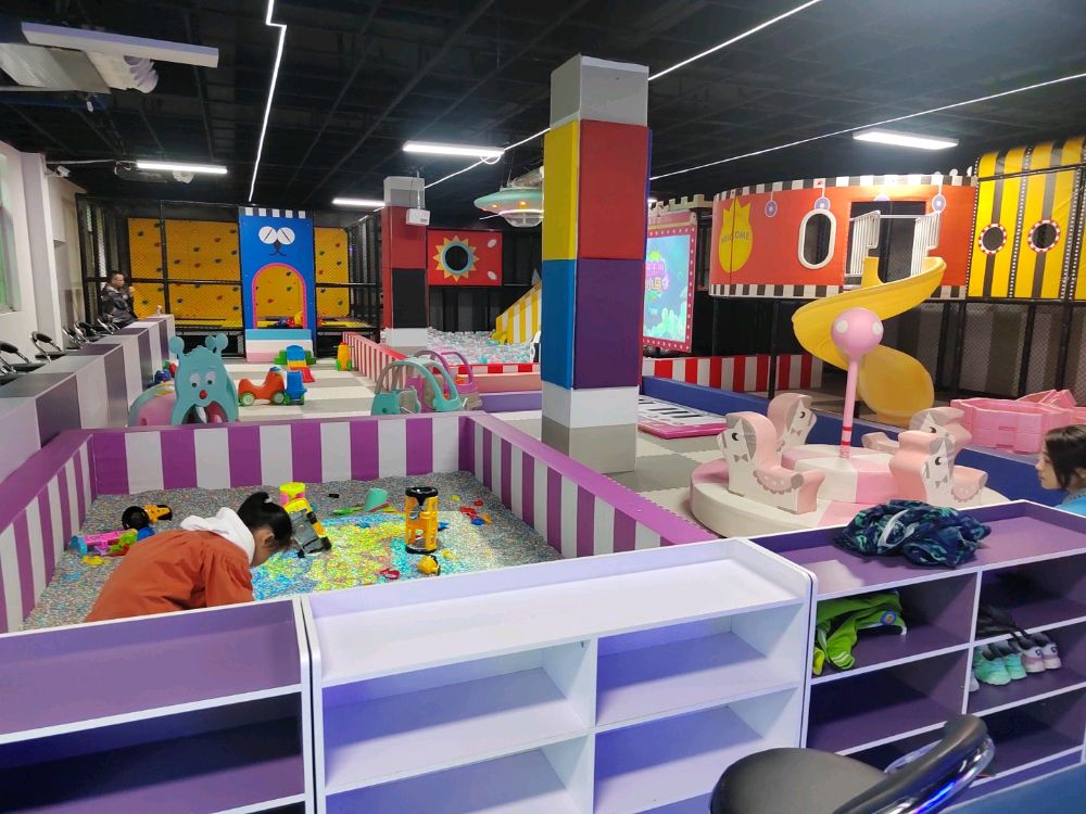 童趣熊儿童乐园(华城街店)