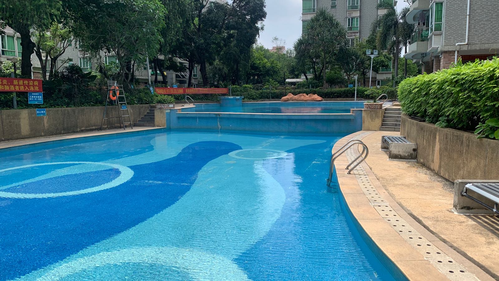 顺景花园游泳池