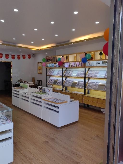 华京胲漶眼镜视光中心(银河商贸城店)