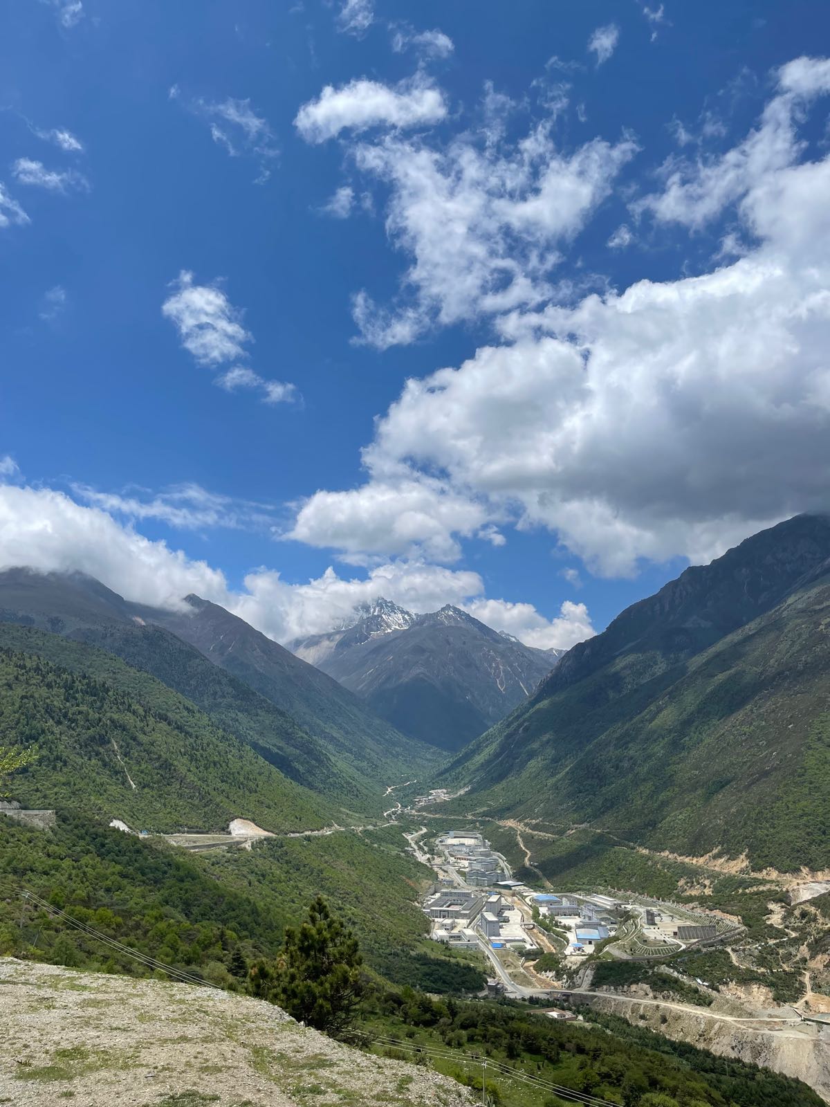 雅加埂山顶峰