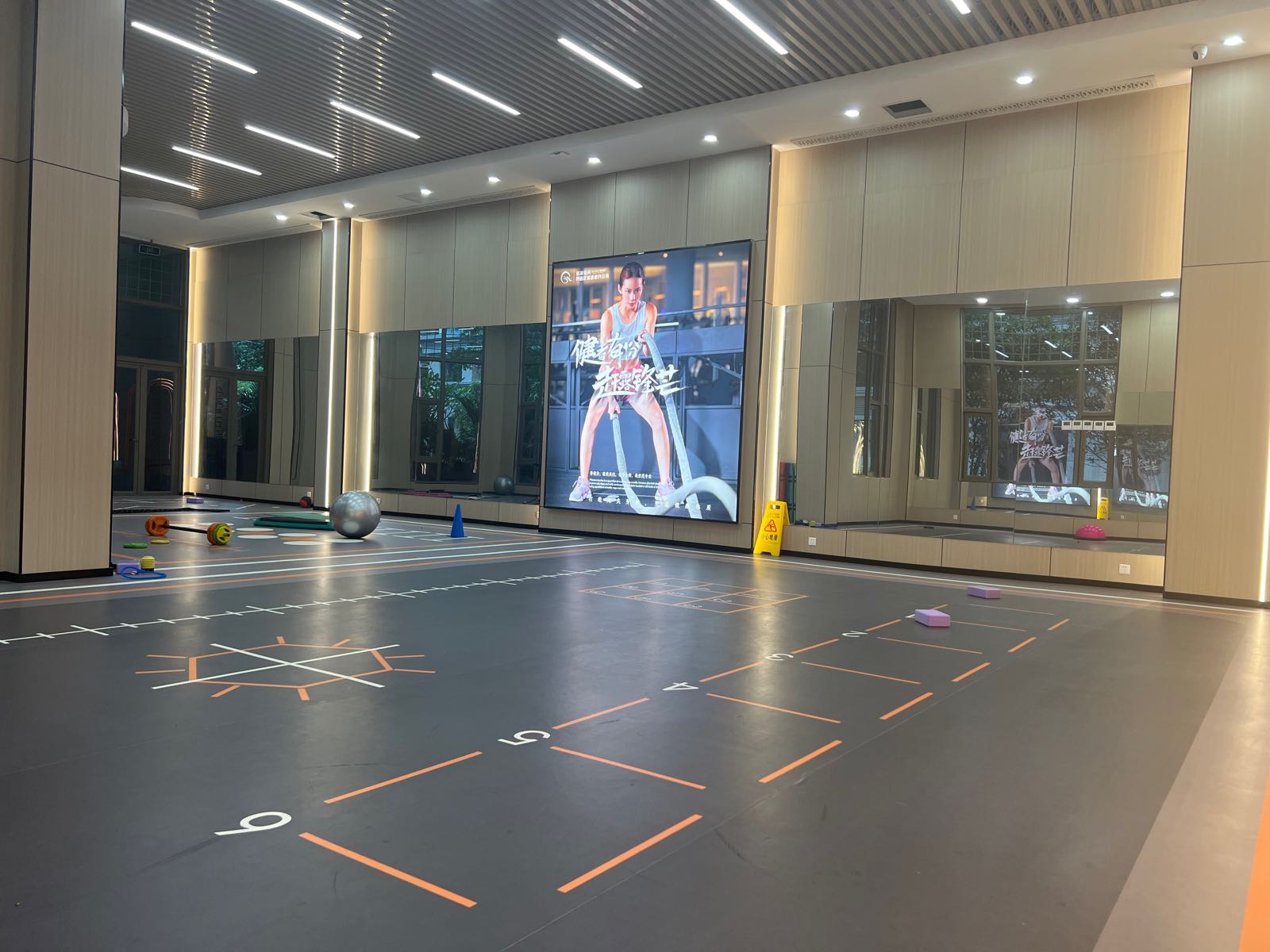 欧游得意龙游戏会所(桥南恒大店)