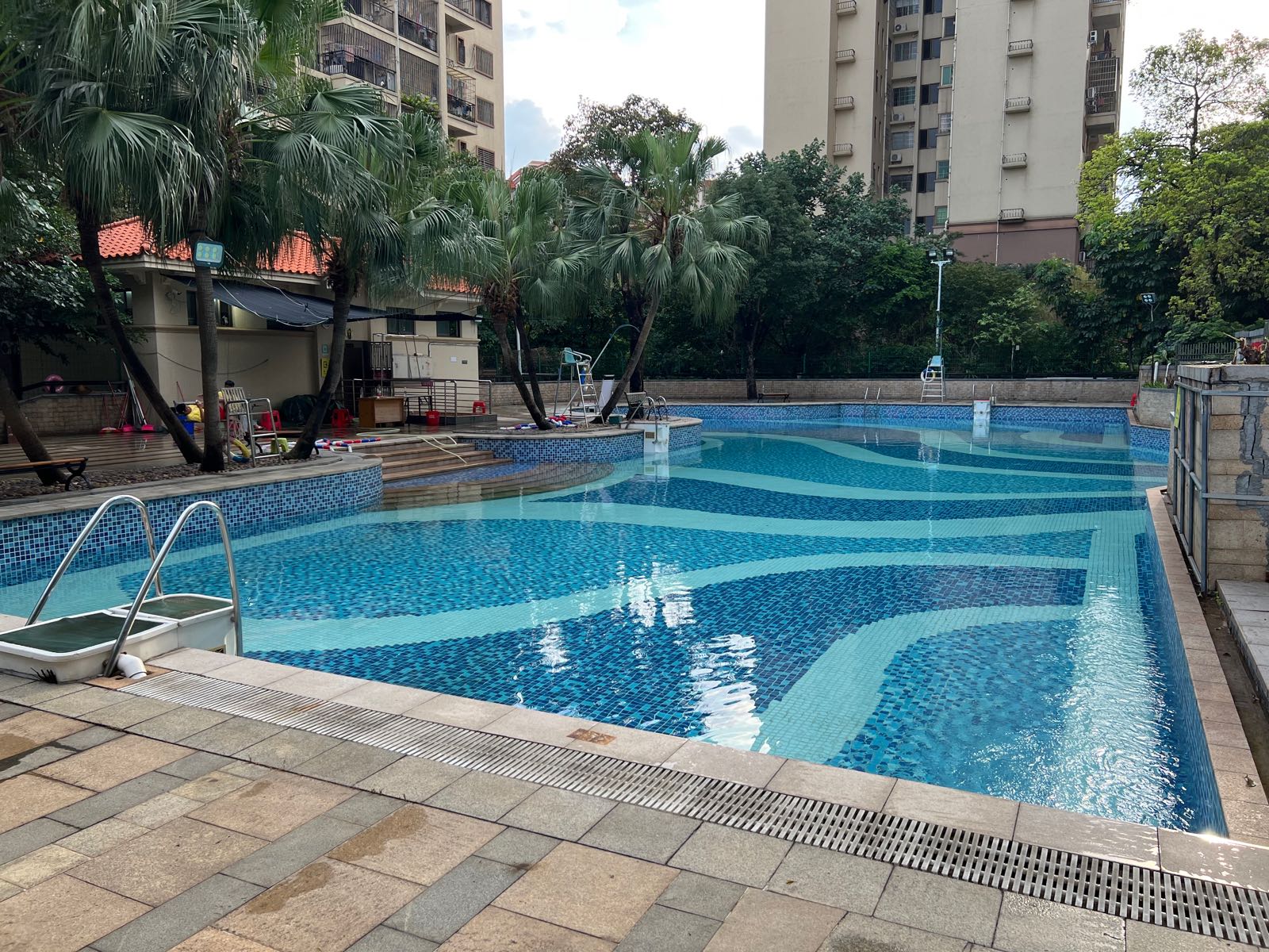 东海名都花园游泳馆
