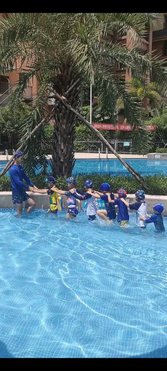 隆伟鲂移价游泳池