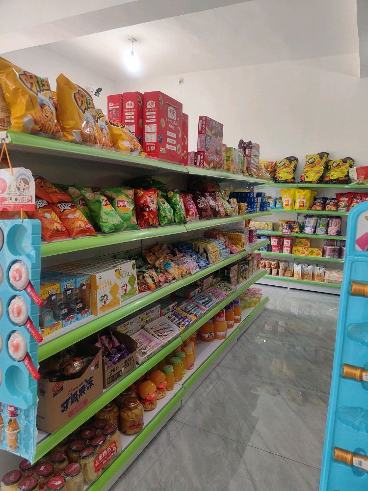 零点食分食品店(曹三路店)