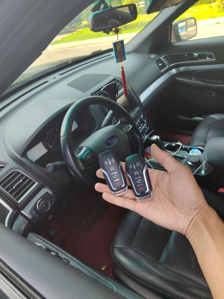 配汽车钥匙开锁店