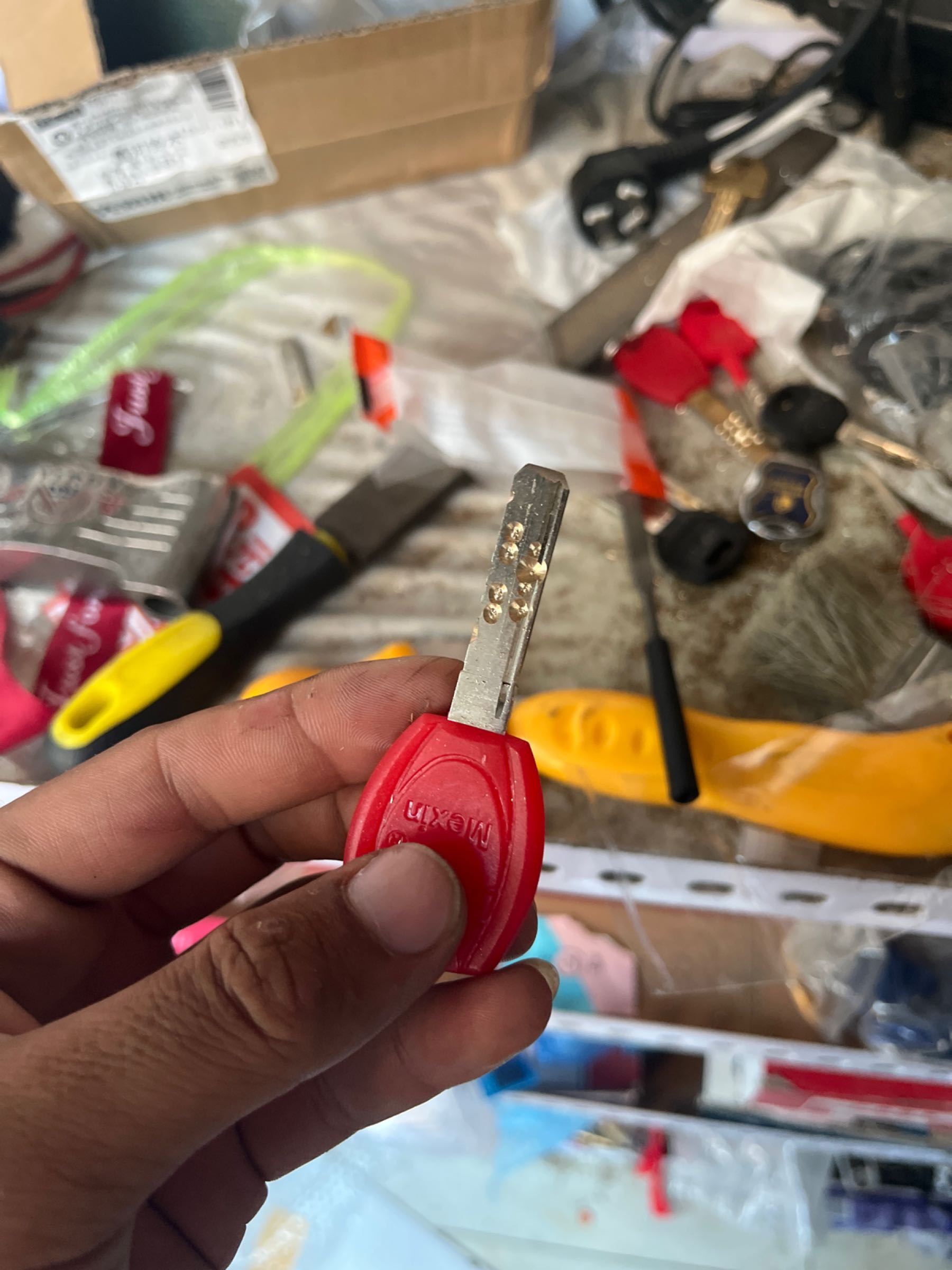 开锁换锁配钥匙汽车钥匙