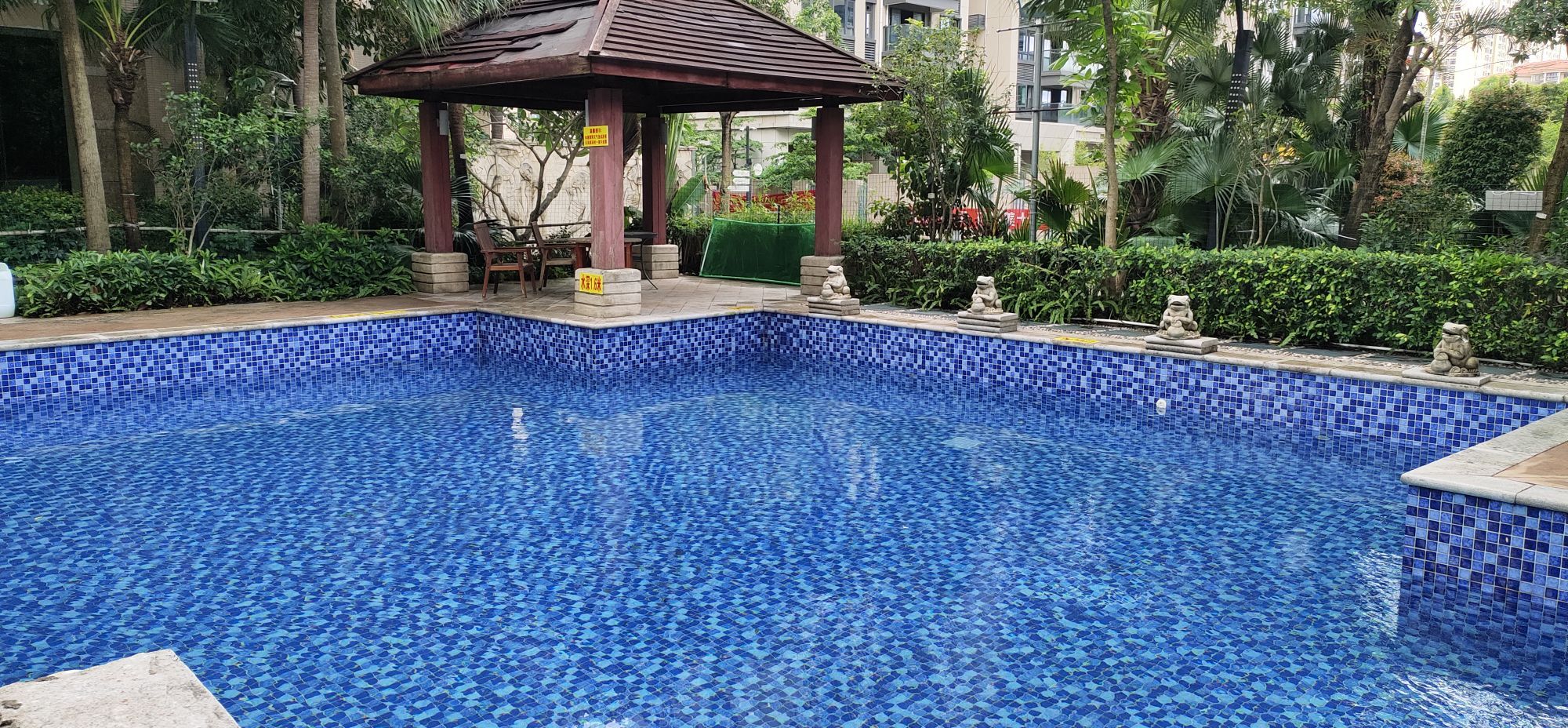 玛丽的城堡游泳馆