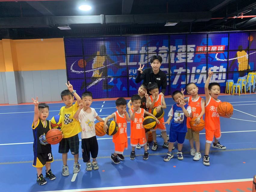 青球来未讴媒星少年运动中心