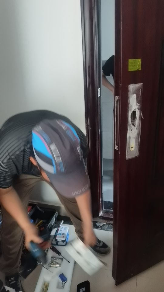 涌淇开锁换锁配汽车钥匙