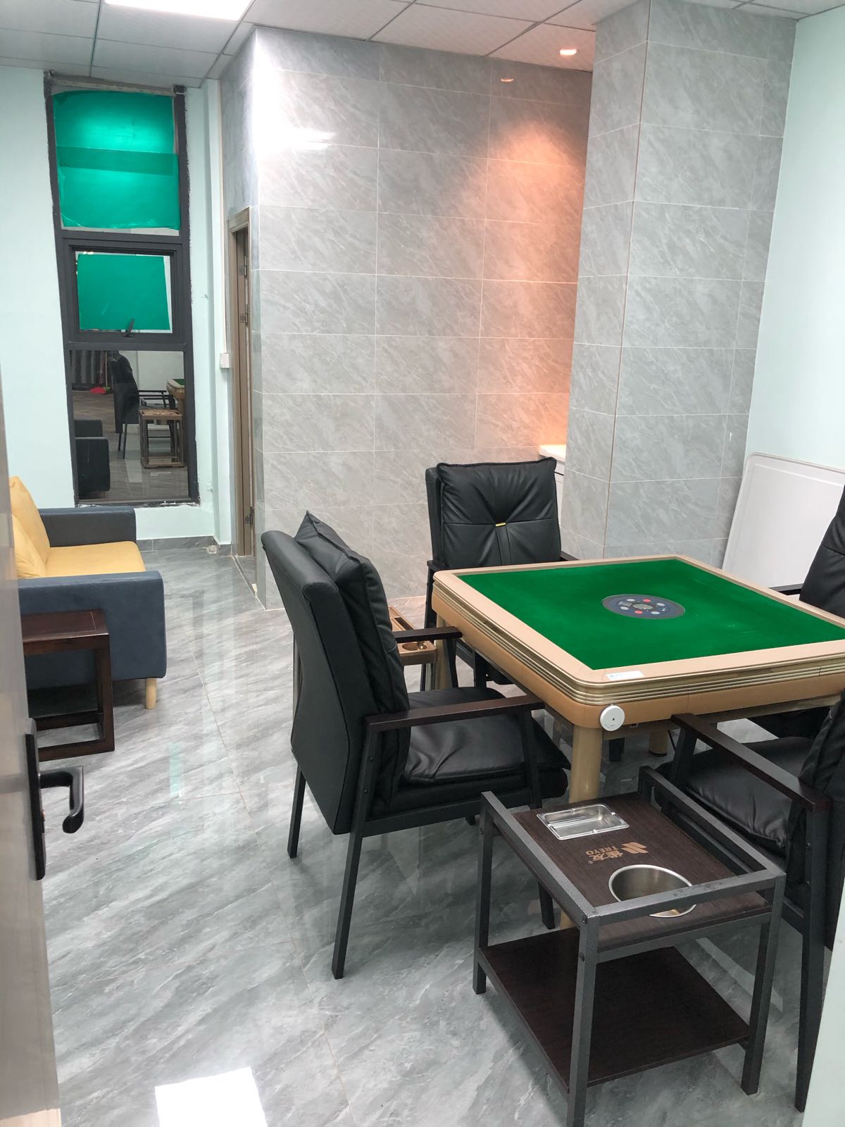 东兴台球棋牌俱乐部