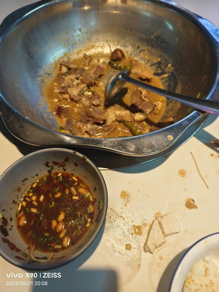 鲜牛杂自助火锅店